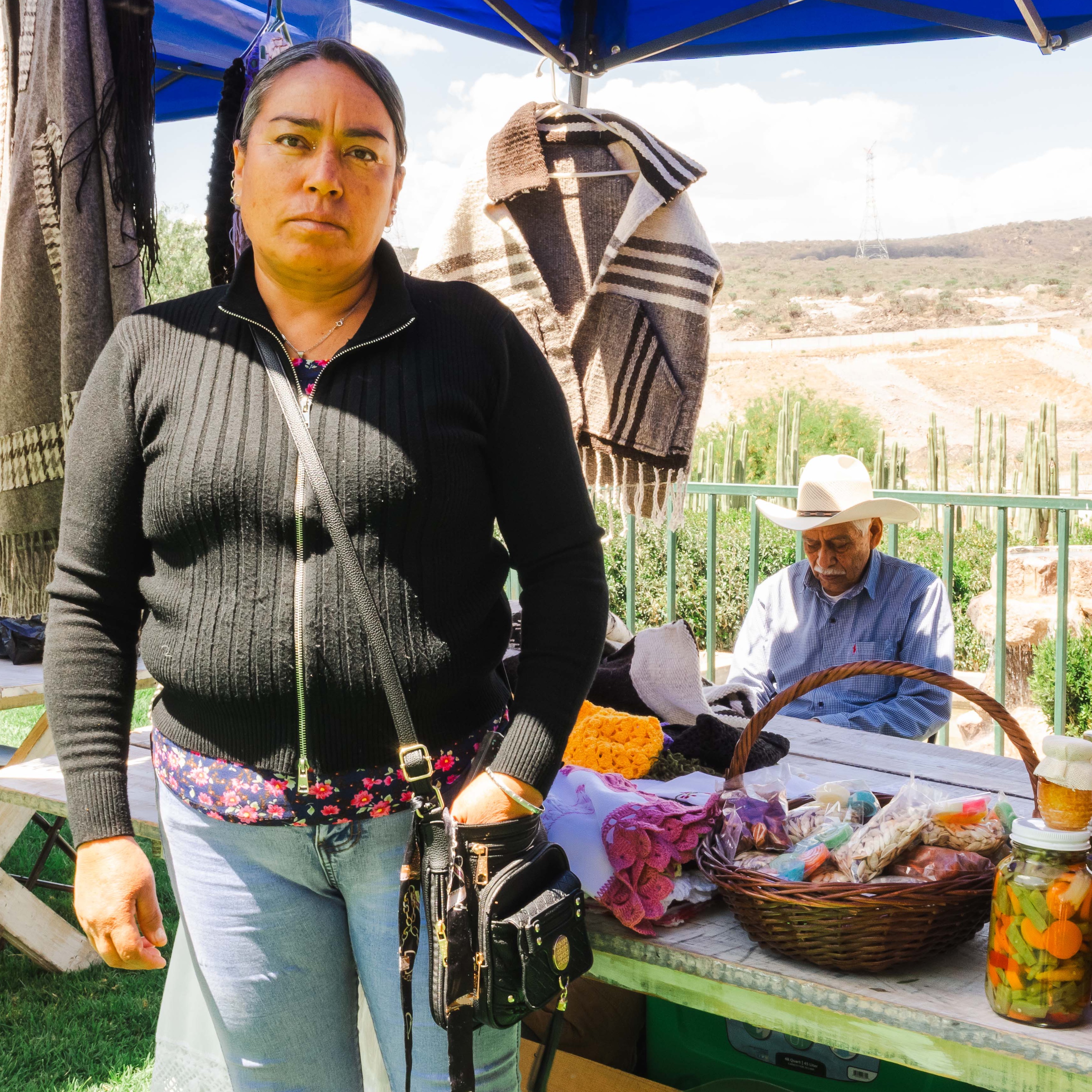 Esther Maldonado — Tejidos, Bordados y Miel — foto 1